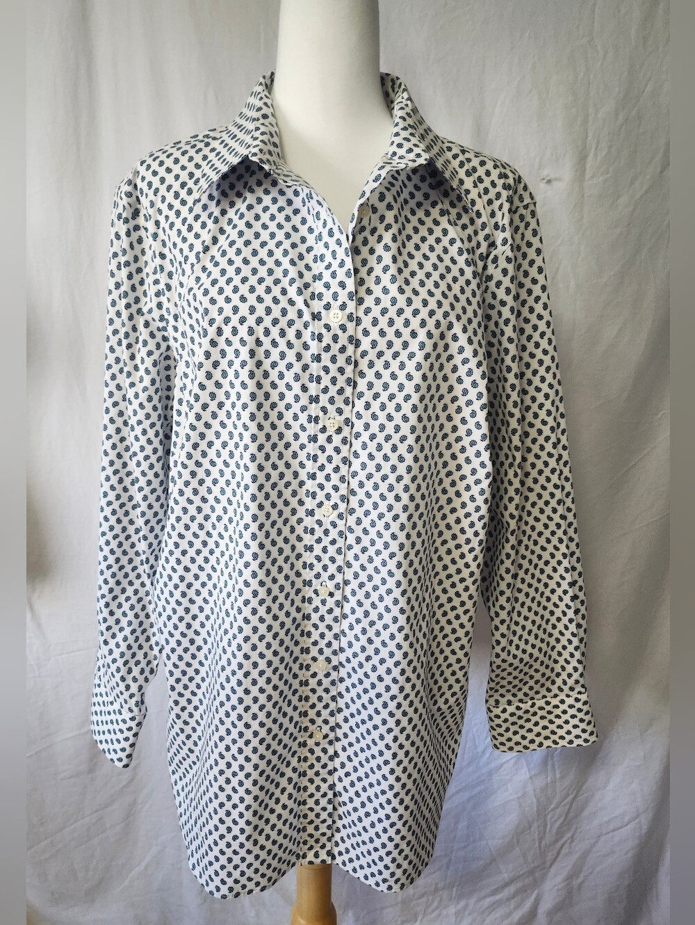 Ralph Lauren Black Label White Button-Up Shirt with Paisley Print